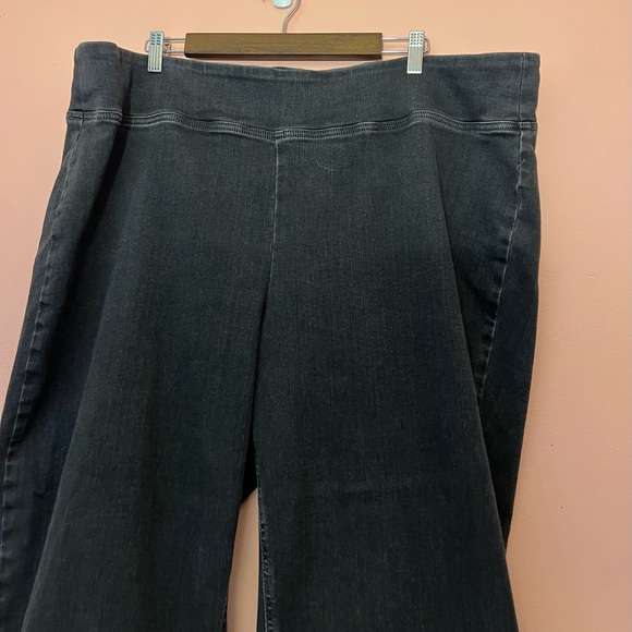 Old Navy Size 24 Weekender Pull-On Cropped Wide Leg Jeans - Picture 3 of 8